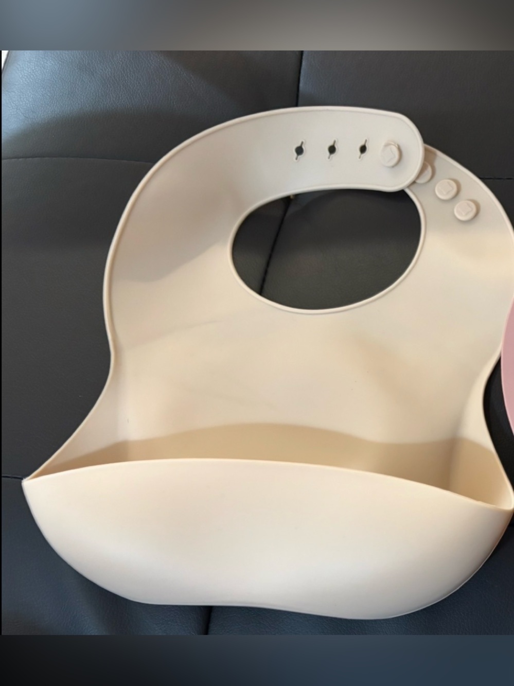 Silicone Bib with Catcher Pocket - Cream